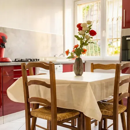 T2 Avec Cuisine Equipee, Cour Au Calme & Piscine Vakantiehuis
