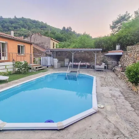 T2 Avec Cuisine Equipee, Cour Au Calme & Piscine Graissessac