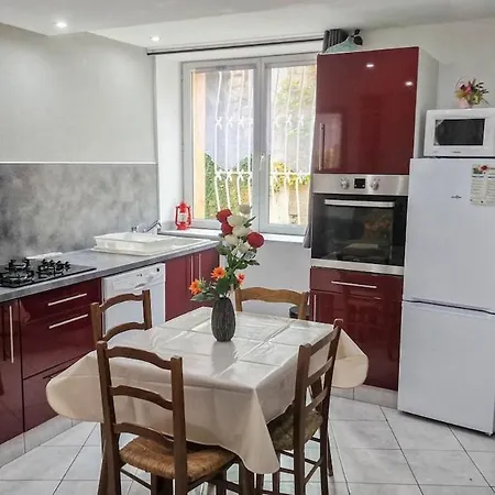 T2 Avec Cuisine Equipee, Cour Au Calme & Piscine Graissessac